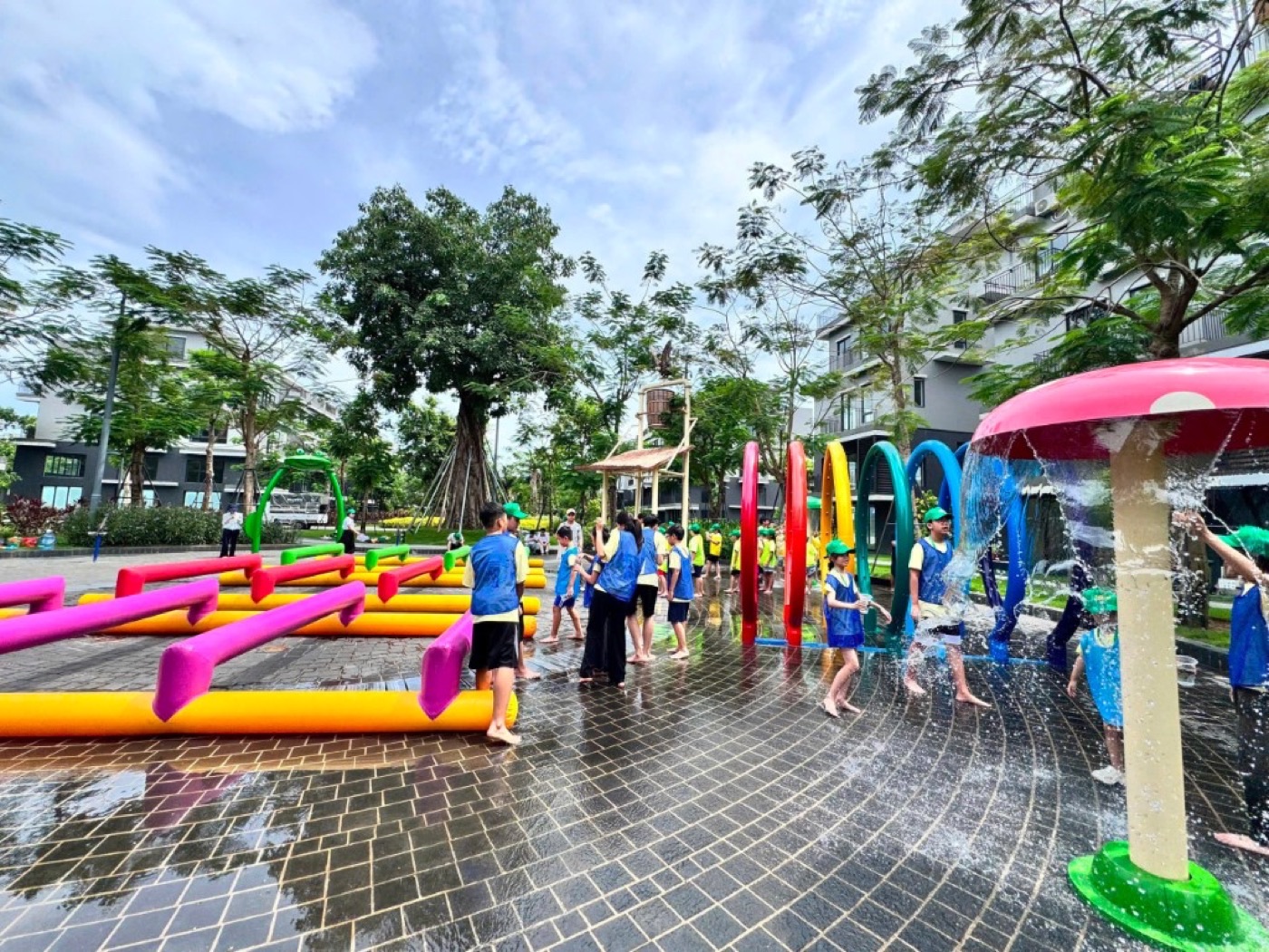 Khu bơi lội & Công viên nước